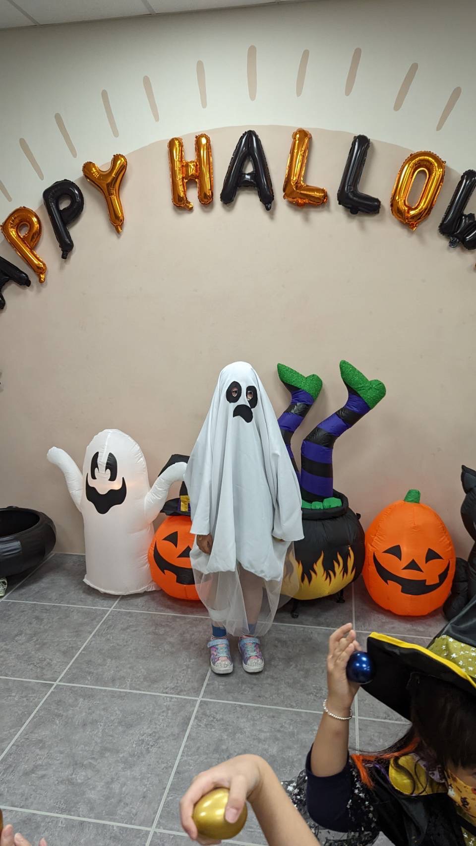 小朋友的萬聖節，自己的服裝設計自己來